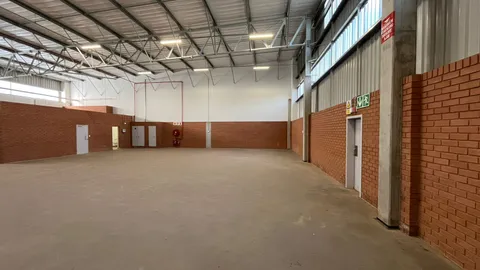 70 Ribbon Grass St, Louwlardia